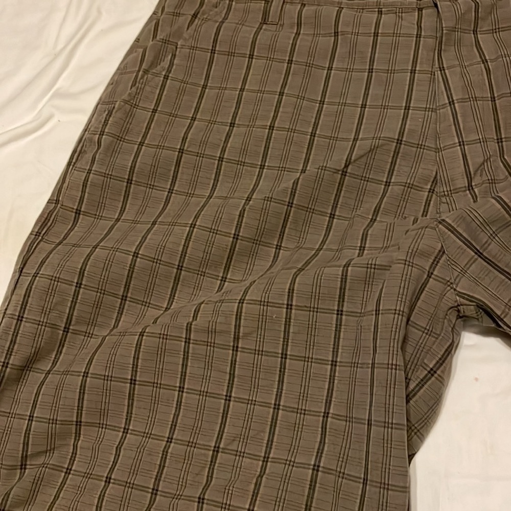 2 mens plaid shorts - Picture 2 of 6